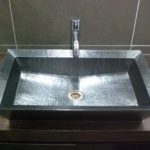wastafel tembaga antik