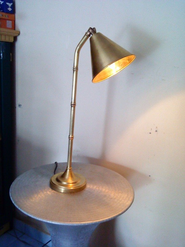 lampu meja tembaga