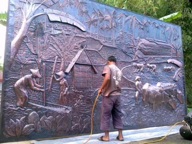 relief tembaga dan kuningan