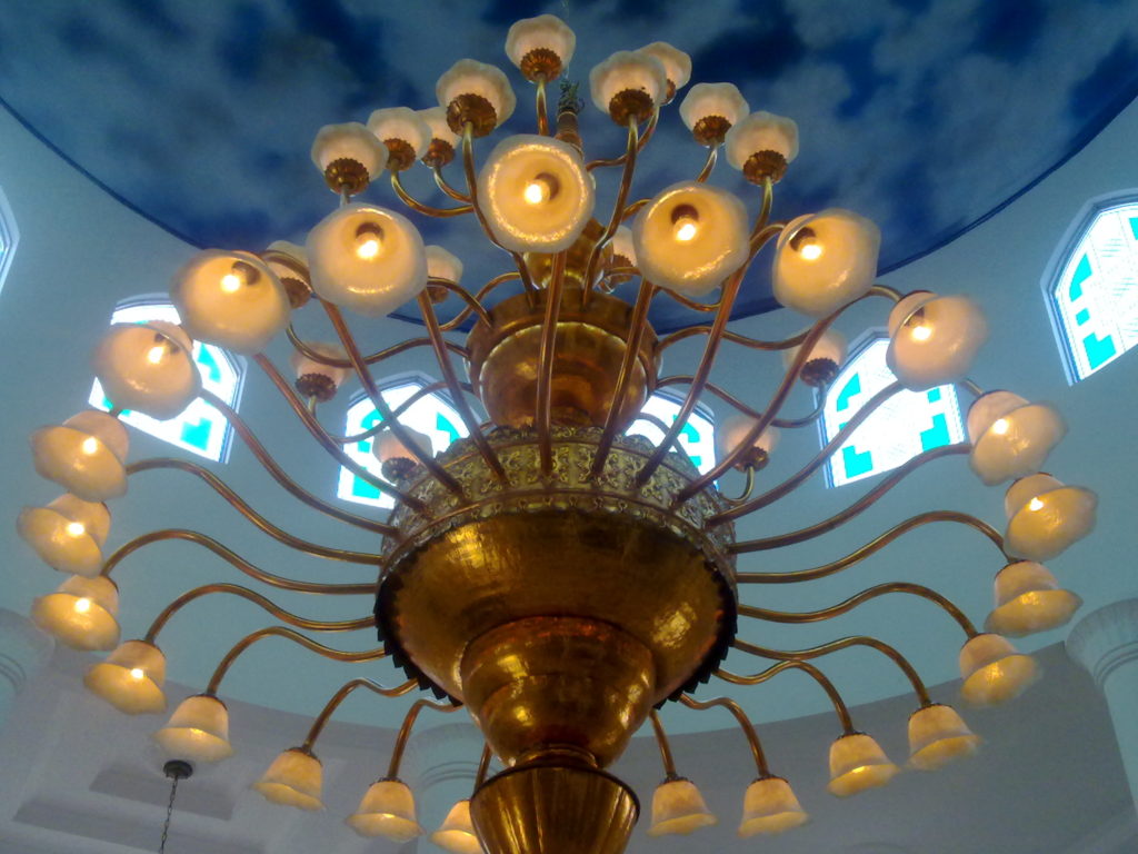 lampu gantung masjid tembaga