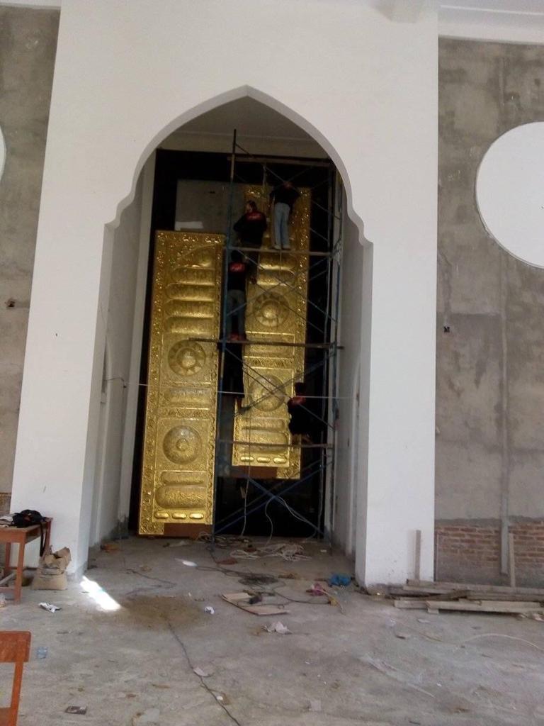 pintu ka'bah kuningan