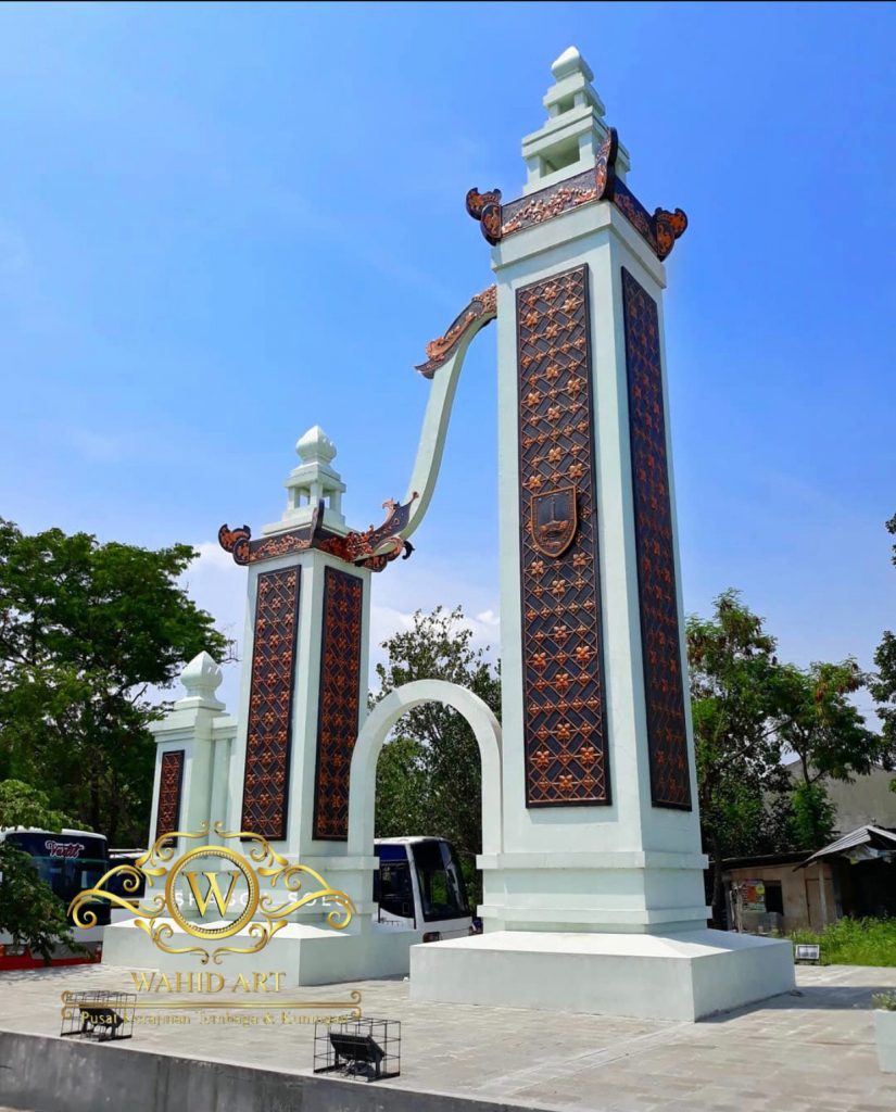 gapura tembaga kuningan