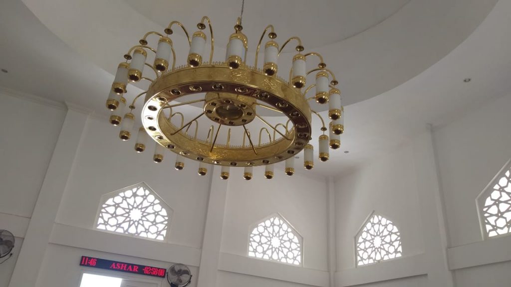 keidahan lampu masjid nabawi