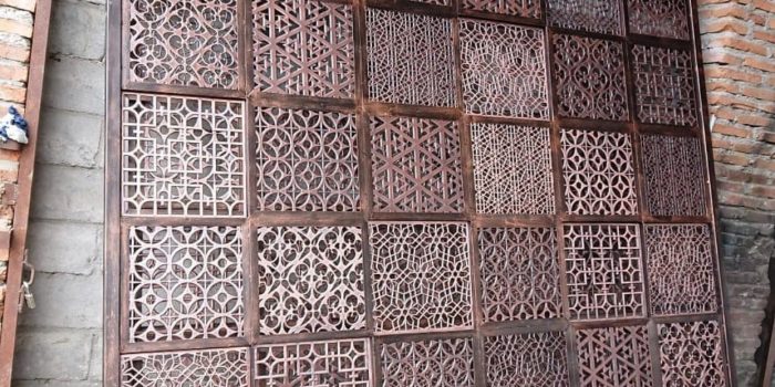 ornamen tembaga kuningan inspirasi ruangan