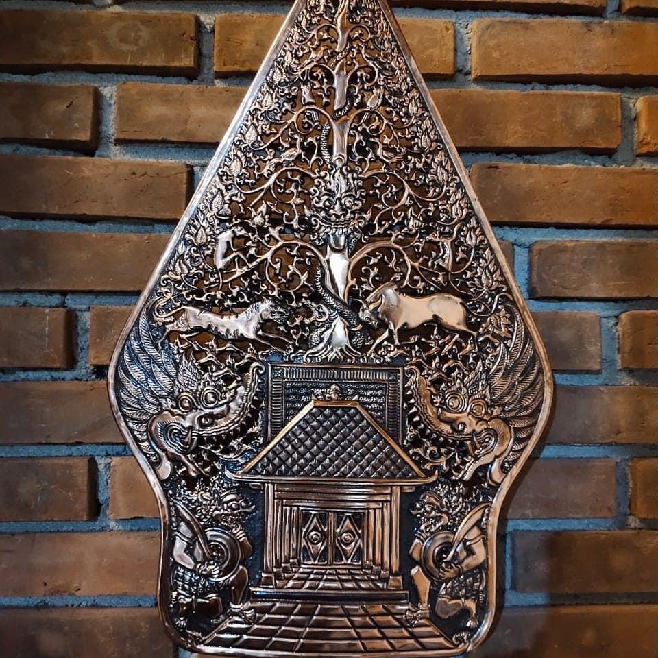 Gunungan Wayang Tembaga